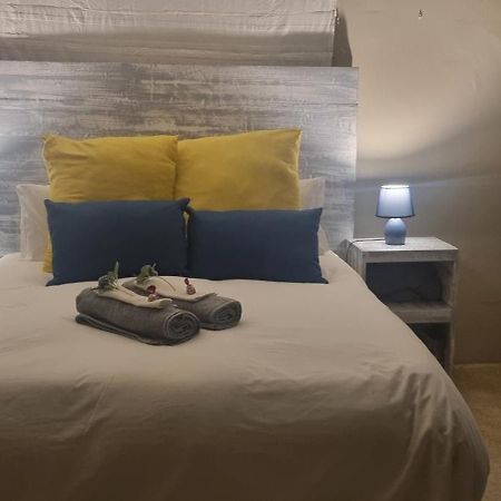 Large 1 Bedroom Cottage, 15 Min From Or Tambo Airport, With Backup Power And Water Germiston Exteriör bild