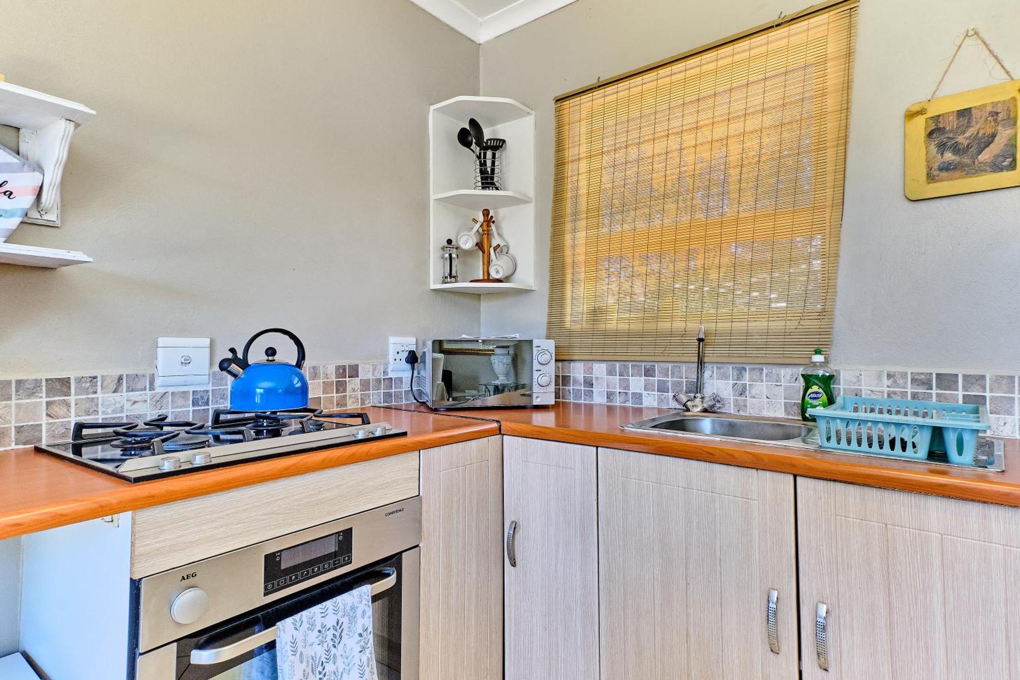 Large 1 Bedroom Cottage, 15 Min From Or Tambo Airport, With Backup Power And Water Germiston Exteriör bild