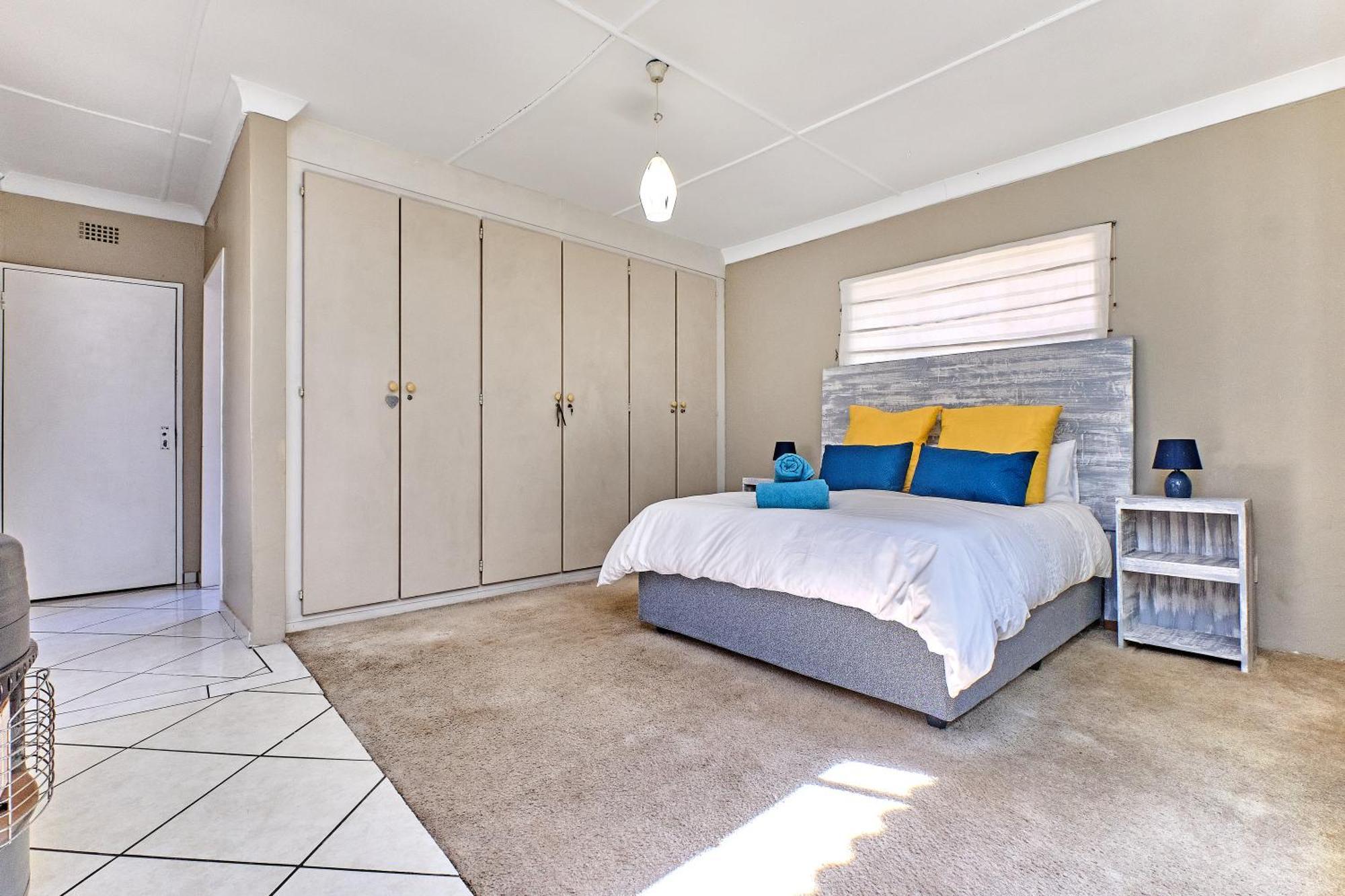 Large 1 Bedroom Cottage, 15 Min From Or Tambo Airport, With Backup Power And Water Germiston Exteriör bild